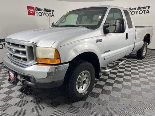 Silver Clearcoat Metallic 2001 Ford F-250 XLT