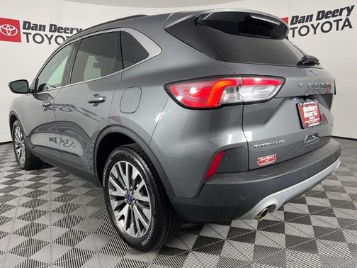 2022 Ford Escape Titanium