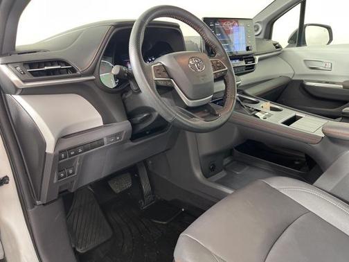 2024 Toyota Sienna XSE 7 Passenger