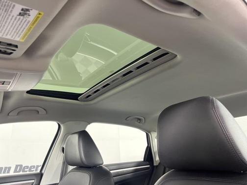 2017 Volkswagen Passat 1.8T SEL Premium