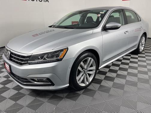 2017 Volkswagen Passat 1.8T SEL Premium