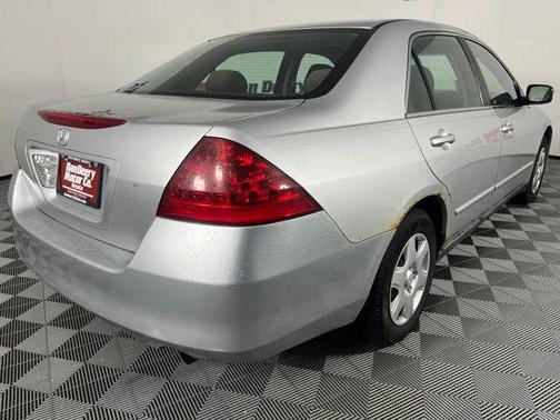 Alabaster Silver Metallic 2007 Honda Accord 2.4 LX