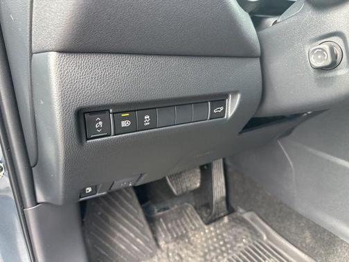 2024 Toyota Venza LE