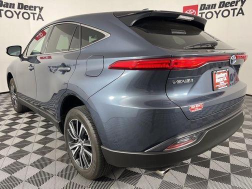 Coastal Gray Metallic 2024 Toyota Venza LE