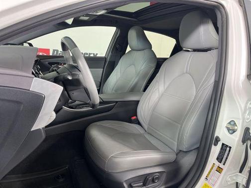 Wind Chill Pearl 2020 Toyota Avalon Hybrid Limited