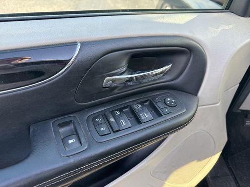 Black Onyx Crystal Pearlcoat 2019 Dodge Grand Caravan SXT