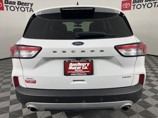 Oxford White 2022 Ford Escape SEL