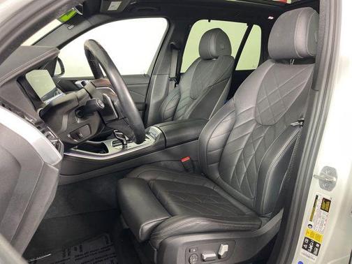 White 2023 BMW X5 xDrive40i