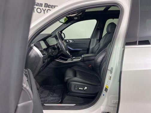 White 2023 BMW X5 xDrive40i