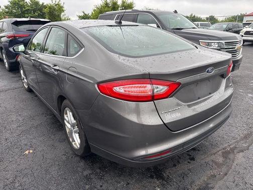 Gray 2014 Ford Fusion SE