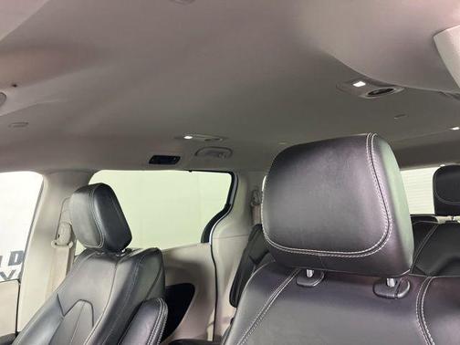 Bright White Clearcoat 2023 Chrysler Pacifica Touring L