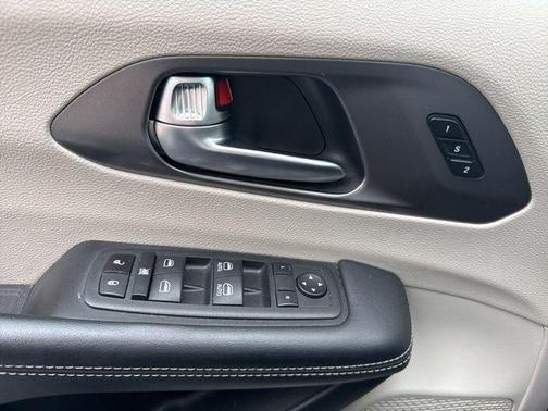Bright White Clearcoat 2023 Chrysler Pacifica Touring L