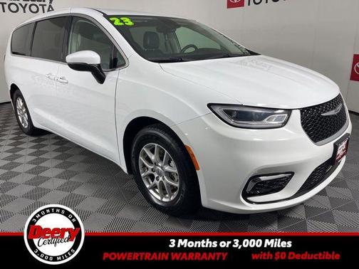 Bright White Clearcoat 2023 Chrysler Pacifica Touring L