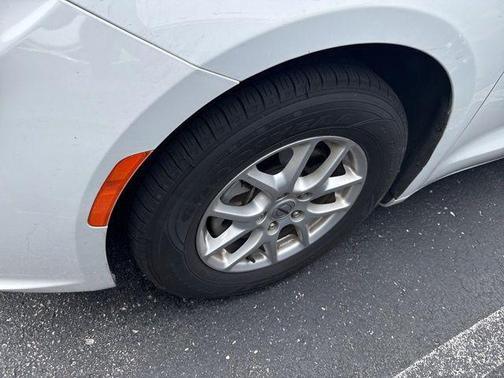 Bright White Clearcoat 2023 Chrysler Pacifica Touring L