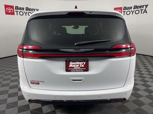 Bright White Clearcoat 2023 Chrysler Pacifica Touring L