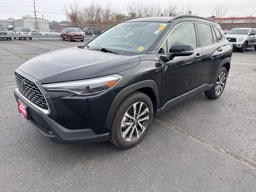 2025 Toyota Corolla Cross XLE