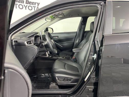 2025 Toyota Corolla Cross XLE