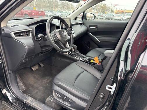 2025 Toyota Corolla Cross XLE