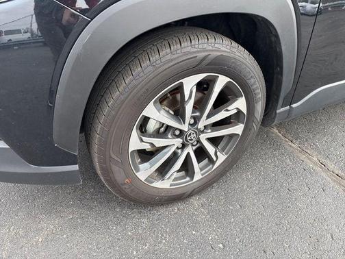 2025 Toyota Corolla Cross XLE