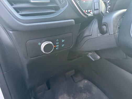 Oxford White 2020 Ford Escape SE