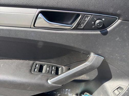Deep Black Pearl 2019 Volkswagen Passat 2.0T Wolfsburg Edition