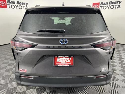 2023 Toyota Sienna XLE