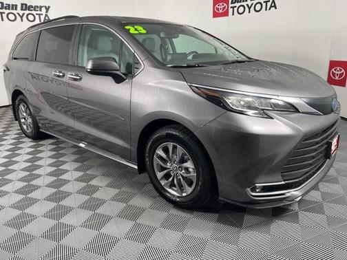 2023 Toyota Sienna XLE