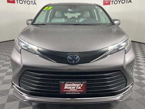 2023 Toyota Sienna XLE