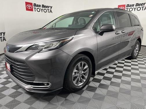 2023 Toyota Sienna XLE