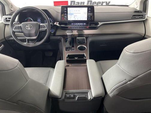 2023 Toyota Sienna XLE