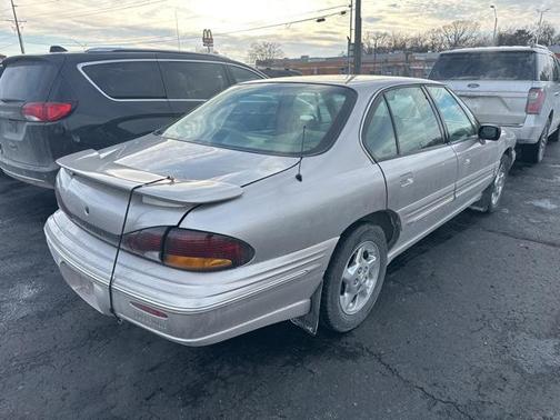 1998 Pontiac Bonneville SE