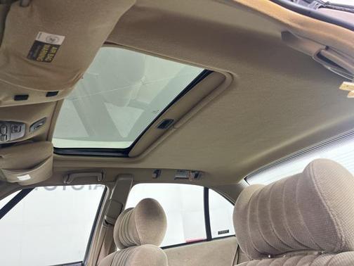 1998 Pontiac Bonneville SE