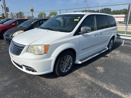 2015 Chrysler Town & Country Touring-L