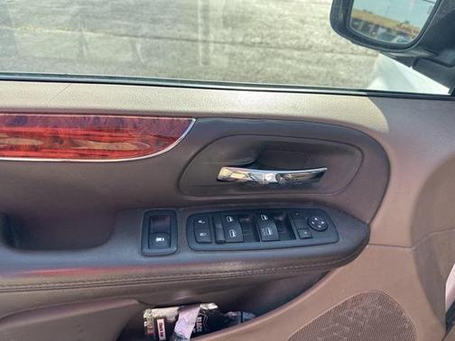2015 Chrysler Town & Country Touring-L