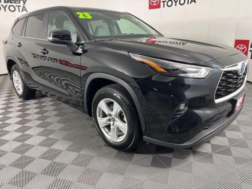 Midnight Black Metallic 2023 Toyota Highlander Hybrid LE