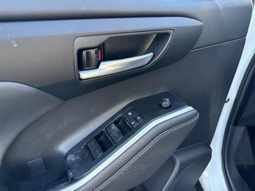 2024 Toyota Highlander Hybrid XLE