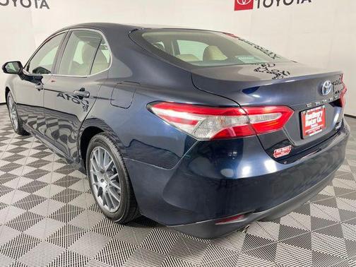 Aqua 2018 Toyota Camry Hybrid LE