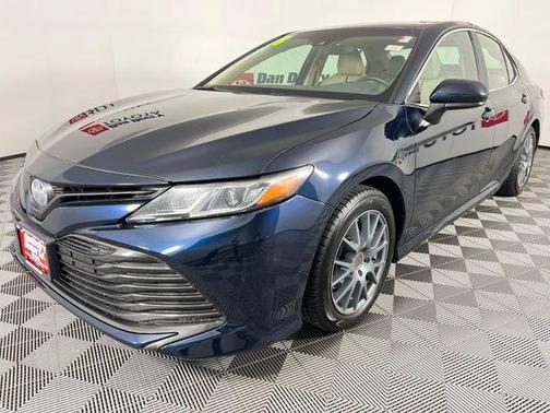 Aqua 2018 Toyota Camry Hybrid LE