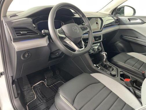 Pure White 2023 Volkswagen Taos 1.5T SEL