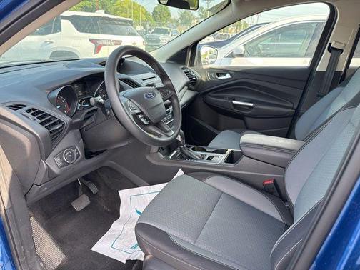 Lightning Blue Metallic 2018 Ford Escape SE