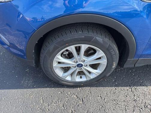 Lightning Blue Metallic 2018 Ford Escape SE
