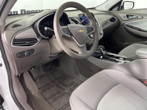 2022 Chevrolet Malibu FWD LT