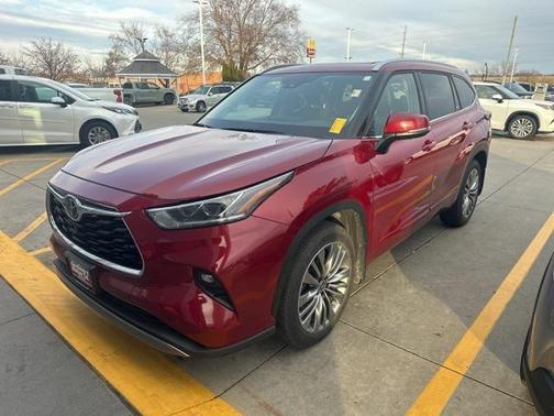 2022 Toyota Highlander Platinum