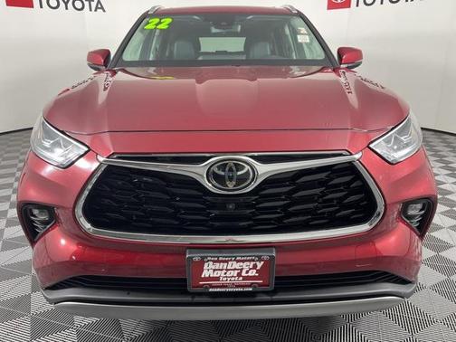 2022 Toyota Highlander Platinum