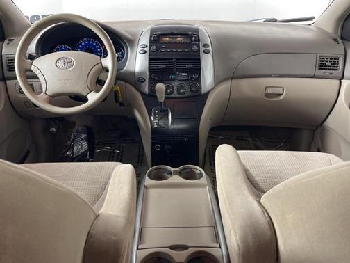2008 Toyota Sienna LE