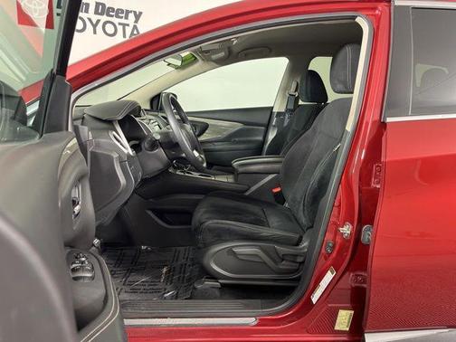 Cayenne Red Metallic 2017 Nissan Murano S