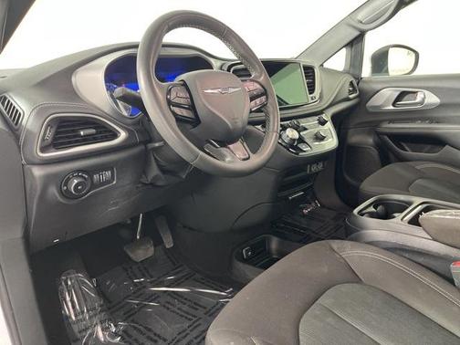 2023 Chrysler Pacifica Touring