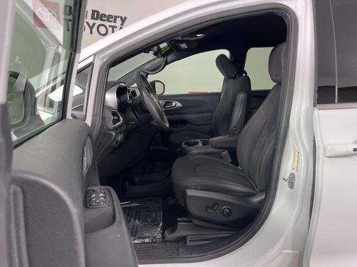 2023 Chrysler Pacifica Touring