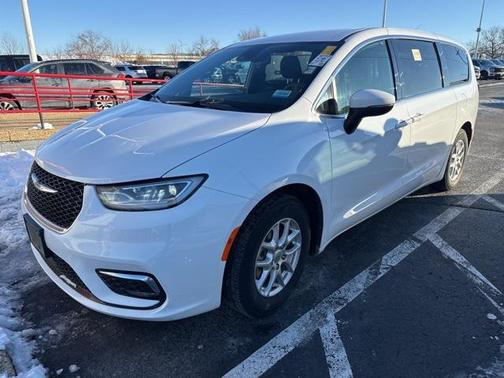 2023 Chrysler Pacifica Touring