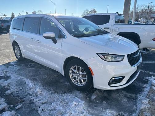 2023 Chrysler Pacifica Touring